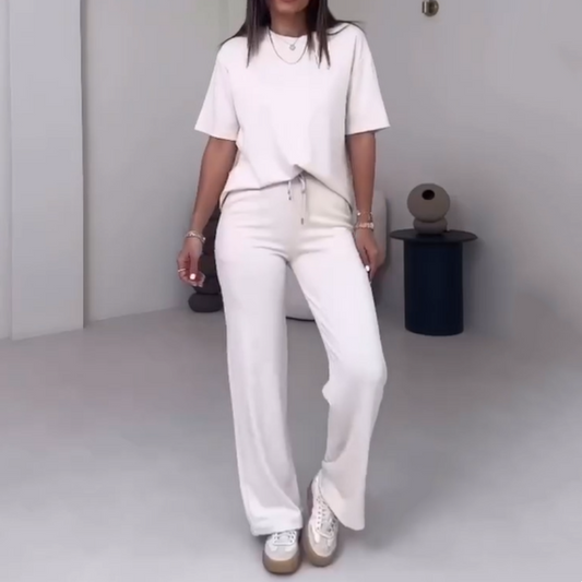 Chic Comfort Women's Outfit